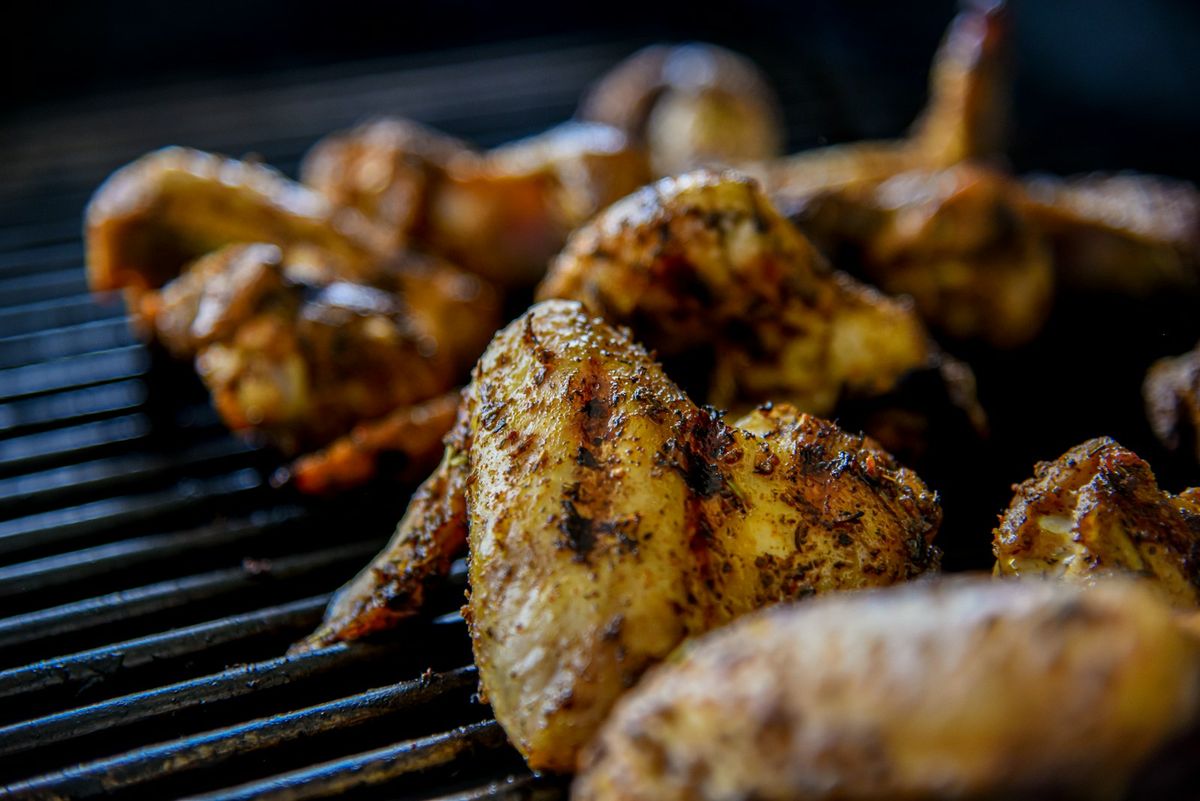 Grillad kryddad kyckling på grill
