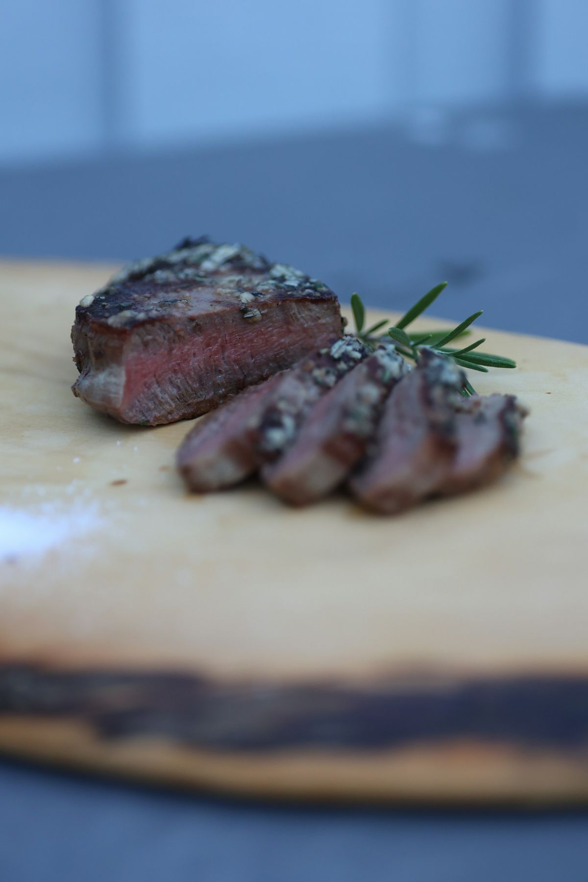 Kött med örter